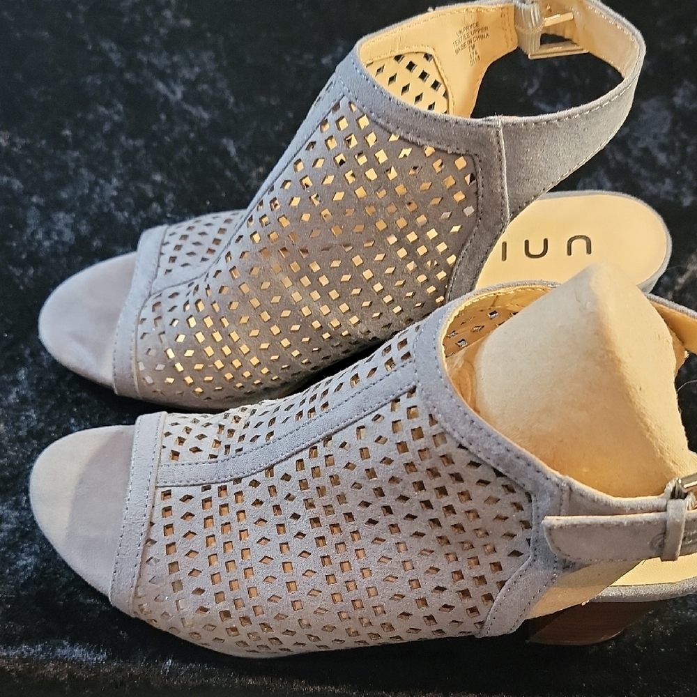 UNISA Women's Taupe Casual Bootie Cutout Sandals with Peep Toe Size 7